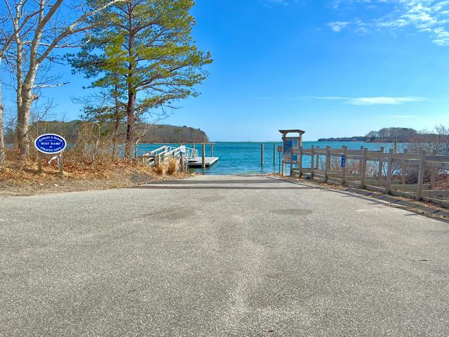 11 Dry Hollow Lane, Mashpee, MA 02649