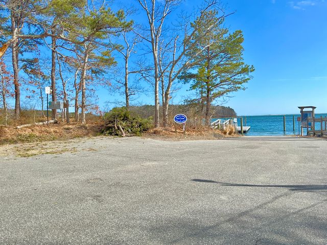 11 Dry Hollow Lane, Mashpee, MA 02649