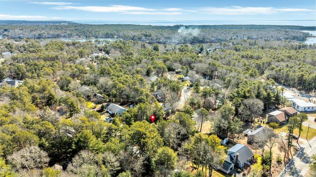 11 Dry Hollow Lane, Mashpee, MA 02649