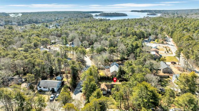 11 Dry Hollow Lane, Mashpee, MA 02649