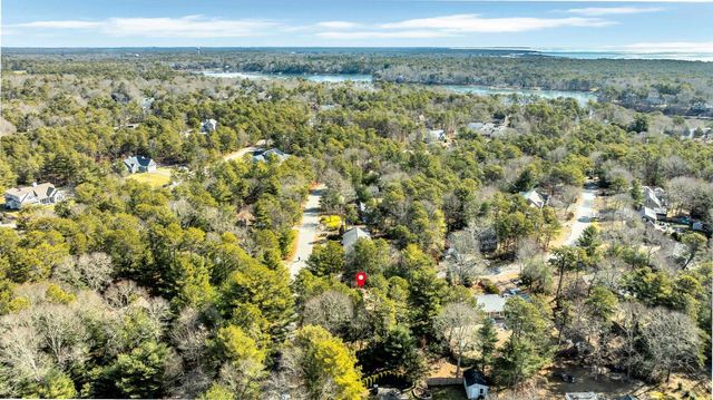 11 Dry Hollow Lane, Mashpee, MA 02649