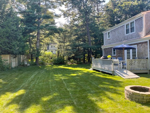 11 Dry Hollow Lane, Mashpee, MA 02649