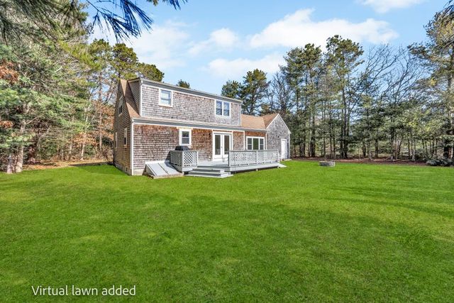 11 Dry Hollow Lane, Mashpee, MA 02649