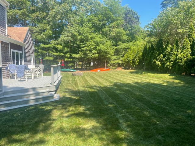 11 Dry Hollow Lane, Mashpee, MA 02649