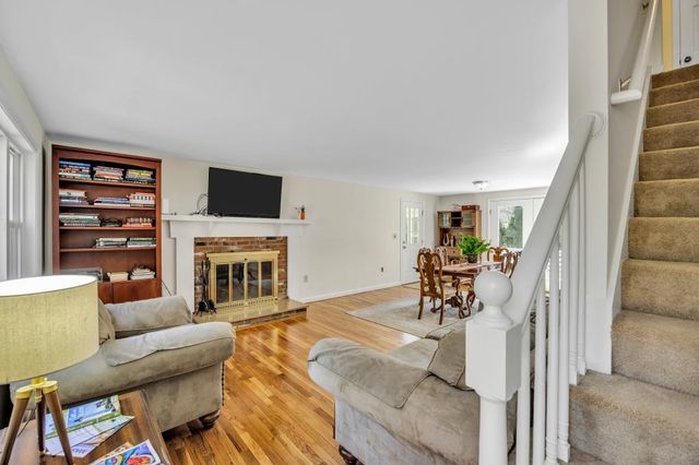 11 Dry Hollow Lane, Mashpee, MA 02649