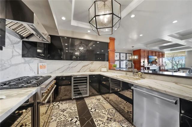 920 Granite Dr. 501, Pasadena, CA 91101