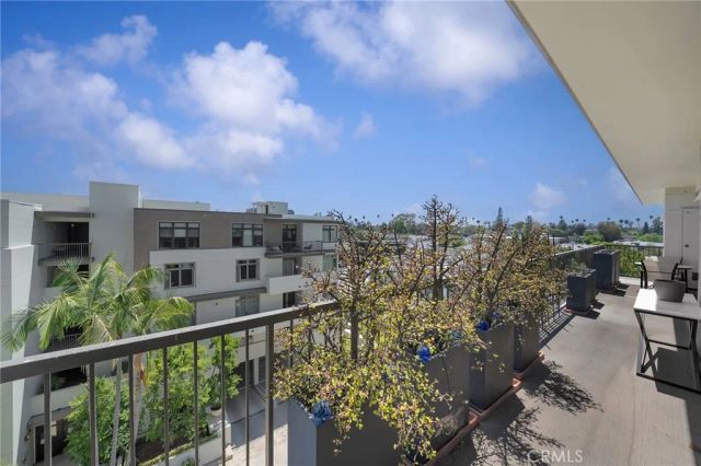 920 Granite Dr. 501, Pasadena, CA 91101