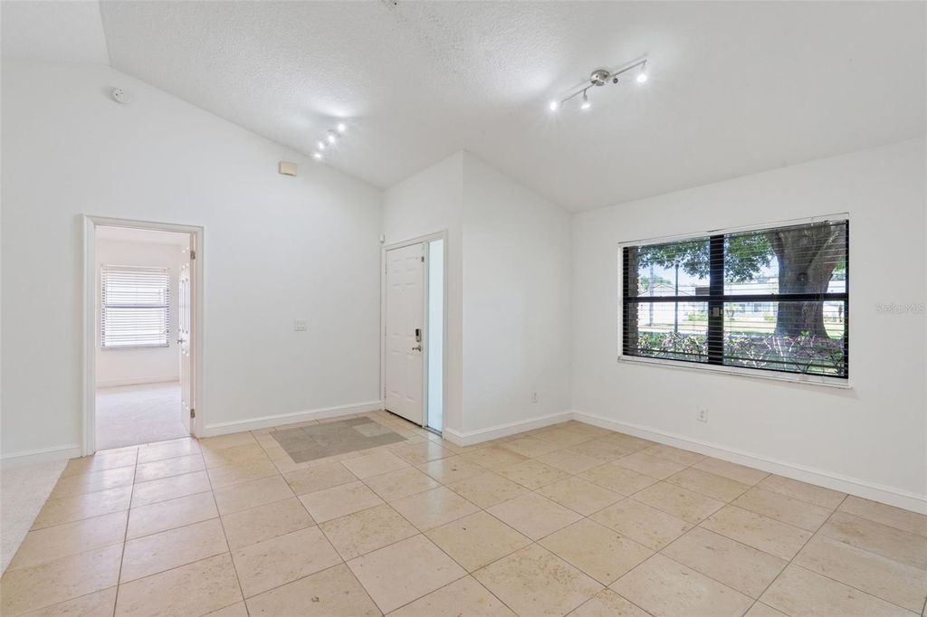 Image 3 of property listing at 9433 PALM TREE DRIVE, Windermere, FL 34786