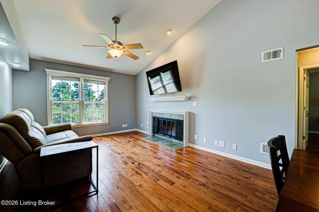 636 Cobblestone Square 636, Louisville, KY 40223