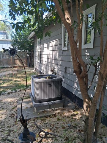 1119 Mark ST D, Austin, TX 78721