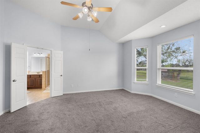 840 E Glenn Street, Bellville, TX 77418