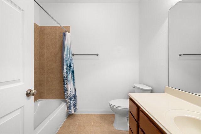 840 E Glenn Street, Bellville, TX 77418