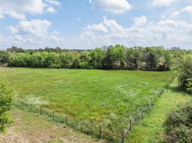 840 E Glenn Street, Bellville, TX 77418