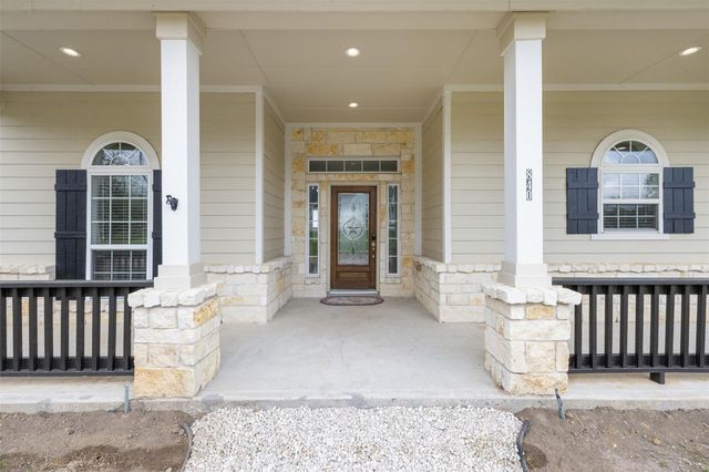 840 E Glenn Street, Bellville, TX 77418