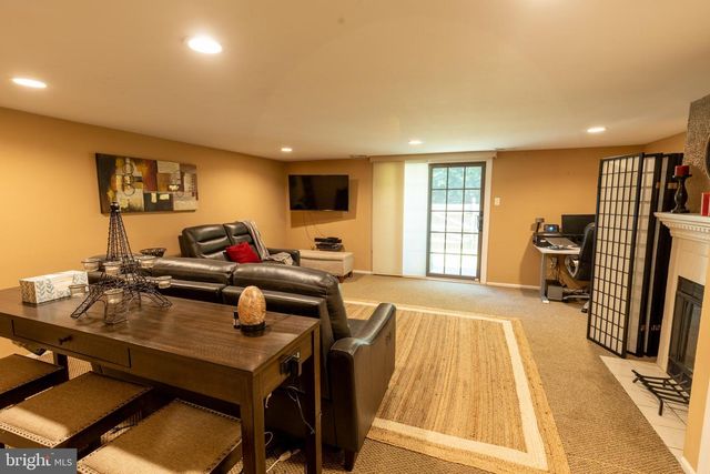 174 CAMBER LN, Mount Laurel, NJ 08054