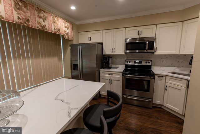 174 CAMBER LN, Mount Laurel, NJ 08054