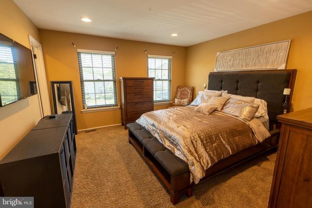 174 CAMBER LN, Mount Laurel, NJ 08054