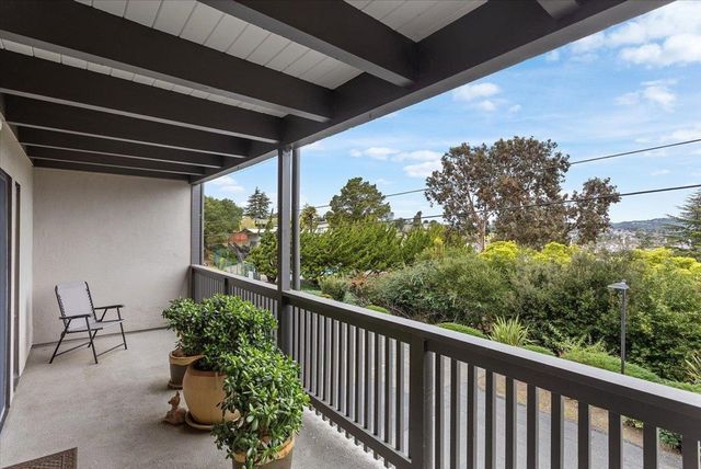 19100 19100 Crest Ave 15, Castro Valley, CA 94546