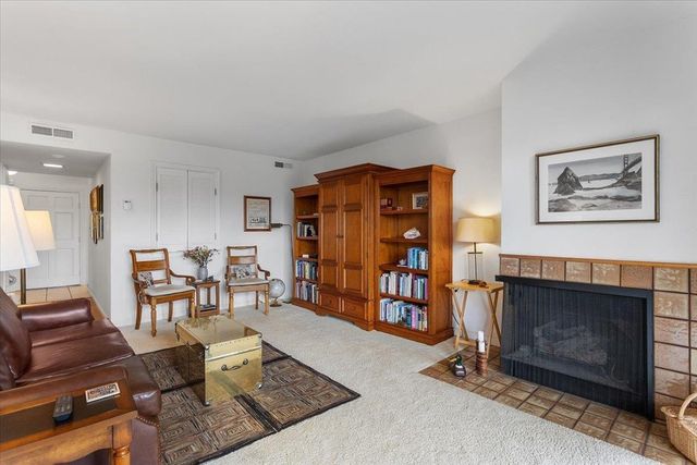 19100 19100 Crest Ave 15, Castro Valley, CA 94546