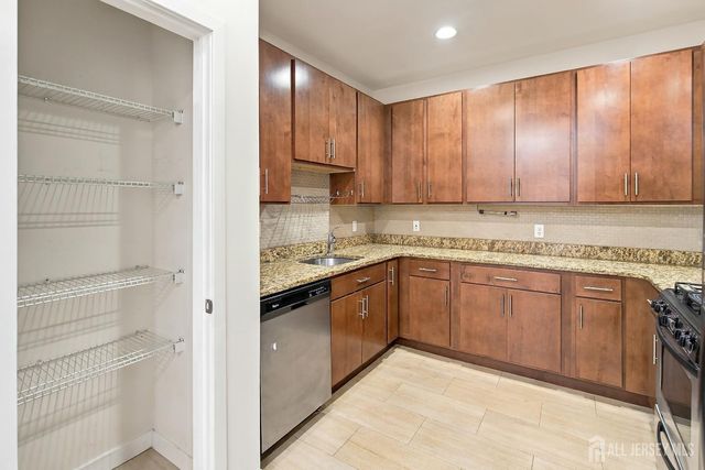 324 Pond Lane, Piscataway, NJ 08854