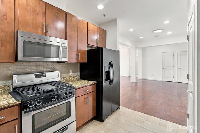 324 Pond Lane, Piscataway, NJ 08854