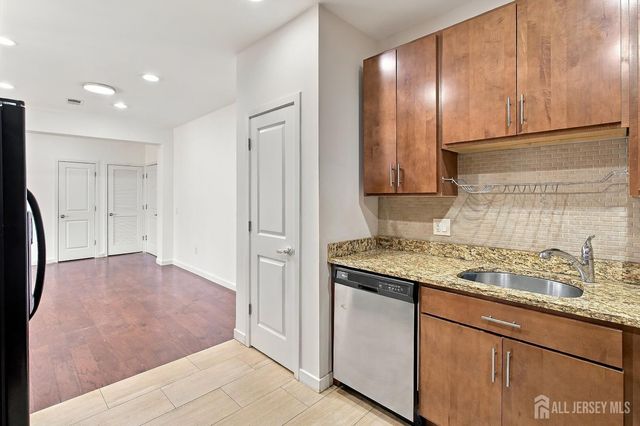 324 Pond Lane, Piscataway, NJ 08854