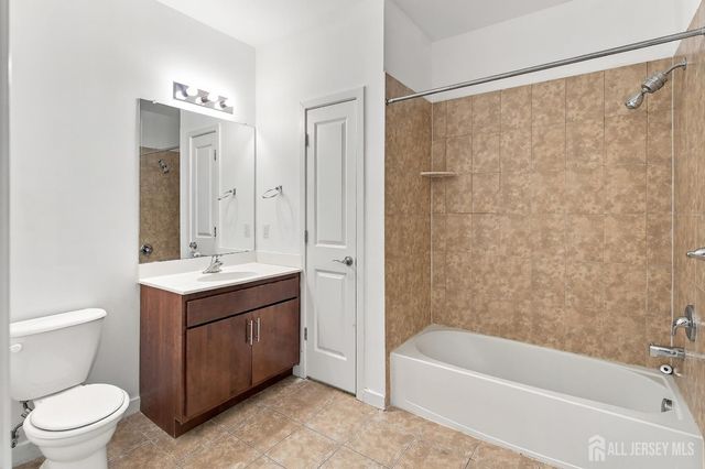 324 Pond Lane, Piscataway, NJ 08854