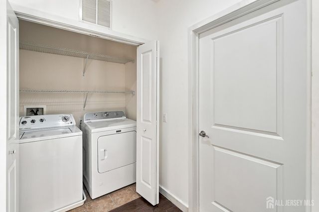 324 Pond Lane, Piscataway, NJ 08854