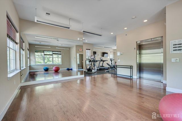 324 Pond Lane, Piscataway, NJ 08854