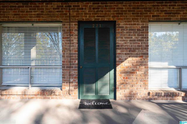 57 Hanover Cir S Apt 221, Birmingham, AL 35205