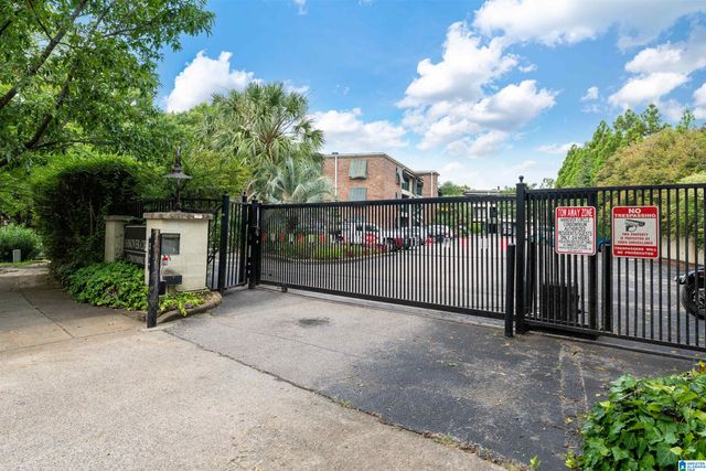 57 Hanover Cir S Apt 221, Birmingham, AL 35205
