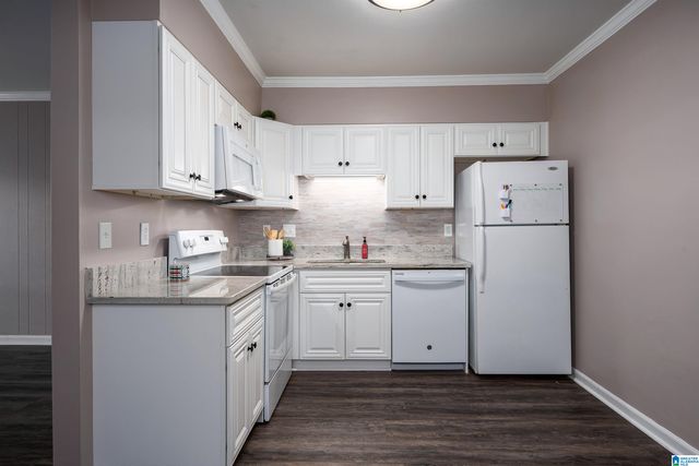 57 Hanover Cir S Apt 221, Birmingham, AL 35205