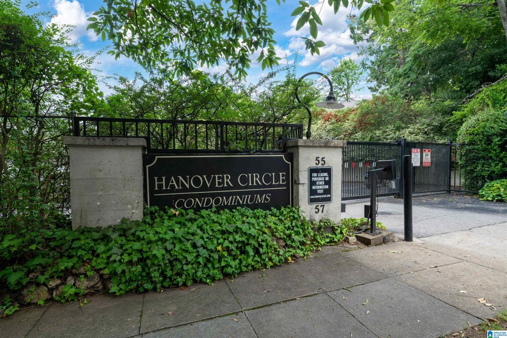 57 Hanover Cir S Apt 221, Birmingham, AL 35205
