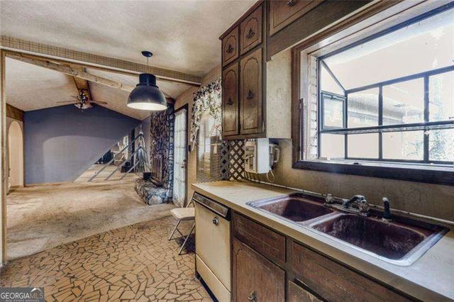 6655 Leisure Trail, Atlanta, GA 30349