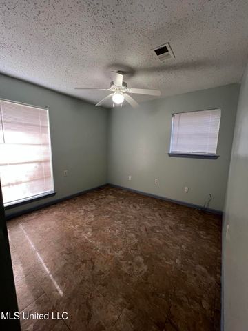 2711 E David Drive, Gulfport, MS 39503