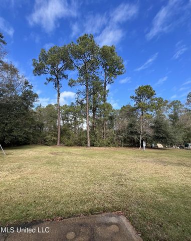 2711 E David Drive, Gulfport, MS 39503