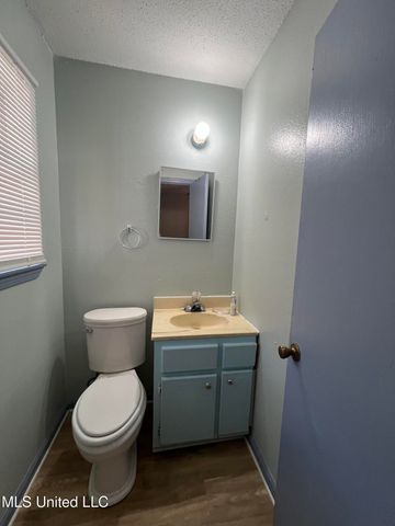 2711 E David Drive, Gulfport, MS 39503