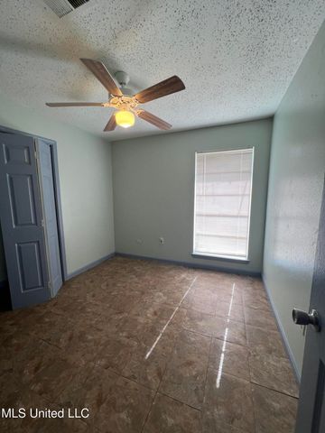 2711 E David Drive, Gulfport, MS 39503
