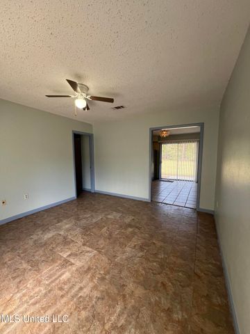2711 E David Drive, Gulfport, MS 39503