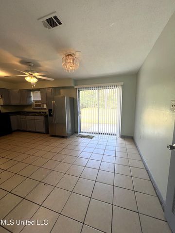 2711 E David Drive, Gulfport, MS 39503