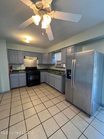 2711 E David Drive, Gulfport, MS 39503