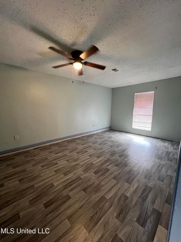 2711 E David Drive, Gulfport, MS 39503