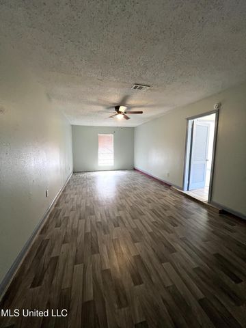 2711 E David Drive, Gulfport, MS 39503