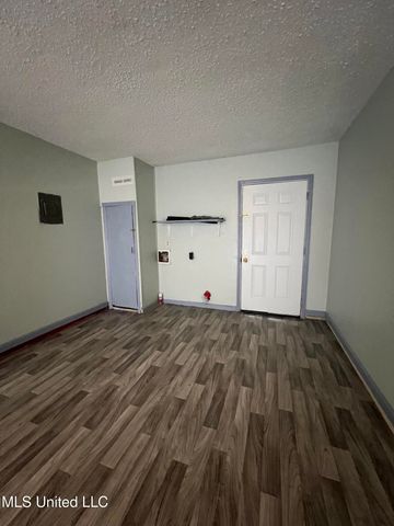 2711 E David Drive, Gulfport, MS 39503