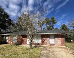 2711 E David Drive, Gulfport, MS 39503