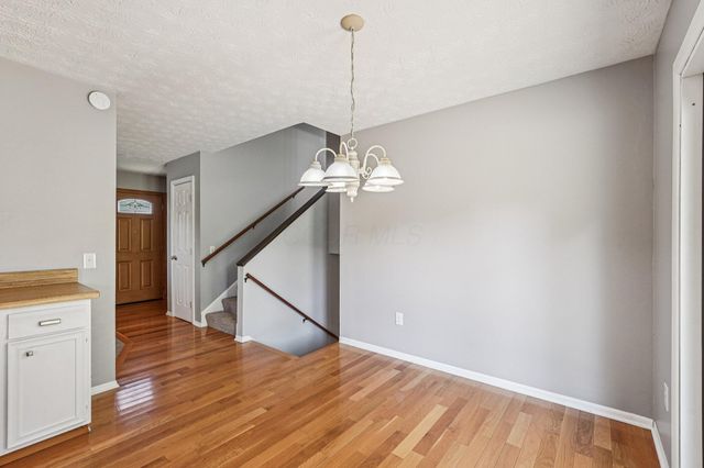 180 Riva Ridge Road SW, Pataskala, OH 43062