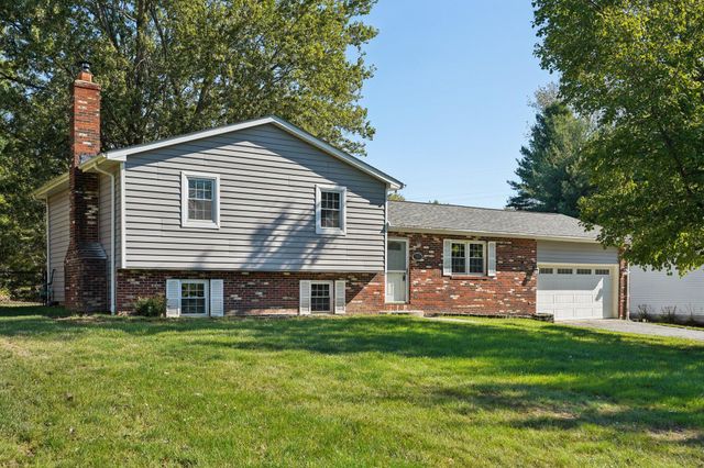 180 Riva Ridge Road SW, Pataskala, OH 43062