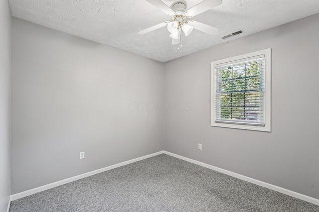 180 Riva Ridge Road SW, Pataskala, OH 43062