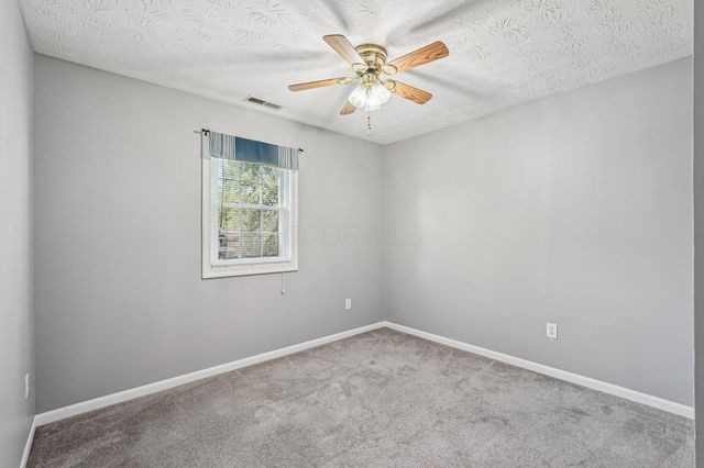 180 Riva Ridge Road SW, Pataskala, OH 43062