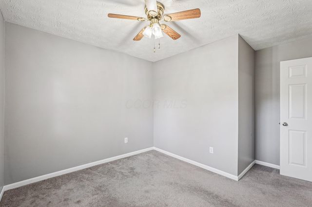 180 Riva Ridge Road SW, Pataskala, OH 43062